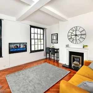  Apartment Westgate House