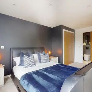  Apartment Marina Luxury - Bay - Free Parking & Wi-fi