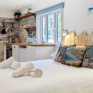 https://brunswick-garden-studio.brighton-hotels-england.com