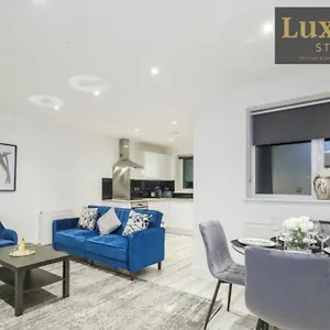 https://modern-apartment-in-the-heart-of-the-city.cambridgehotelsuk.com